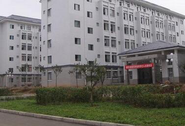 信阳卫生学校