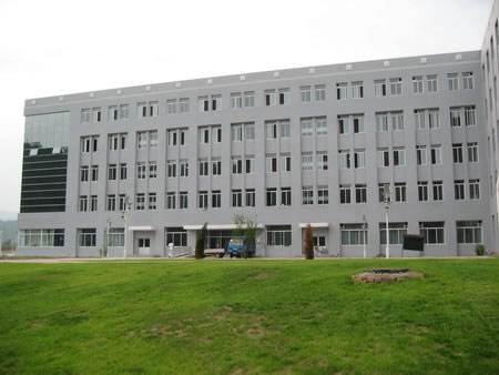 承德医学院招生办联系电话