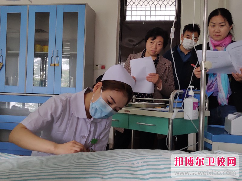 云南商务职业学院2022年是几专 