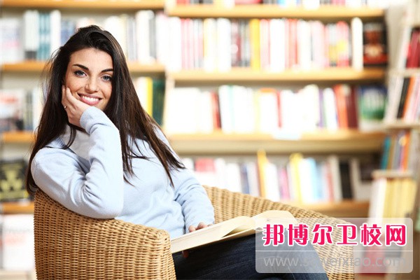 新疆巴音郭楞蒙古自治州卫生学校助产专业介绍