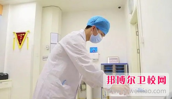 湖南2024年男生上什么护理学校比较好